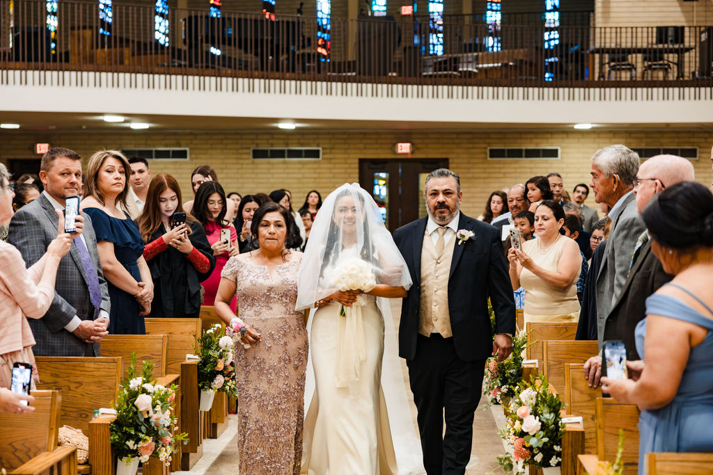 PJ and Sarah's Nuptial Mass at Saint Mary's Catholic Church, Fullerton — photo 4